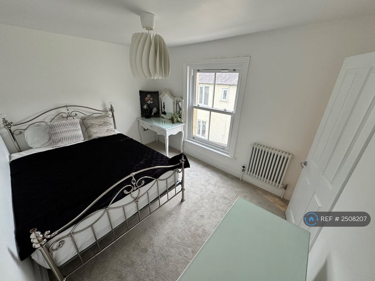 6 bedroom house in Upper Chapel Street, Halstead, CO9 (6 bed) (#2508207)