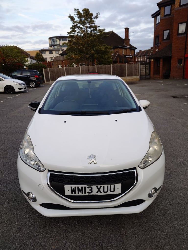 image for Peugeot, 208, Hatchback, 2013, Manual, 1199 (cc), 3 doors
