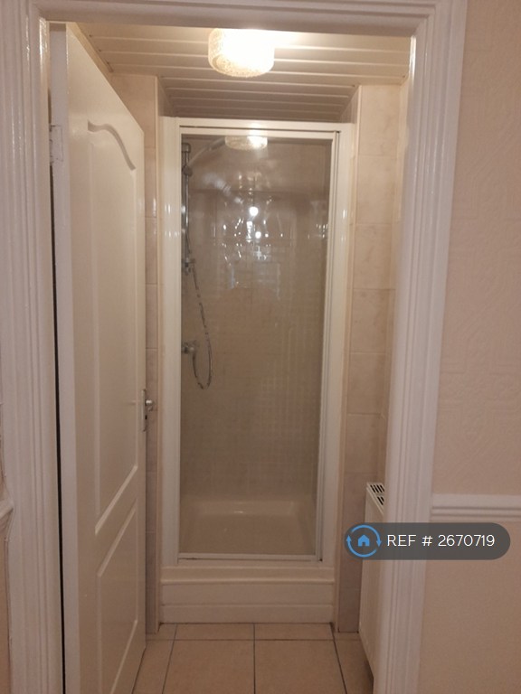 2 bedroom flat in Union Road, Thorne, DN8 (2 bed) (#2670719)