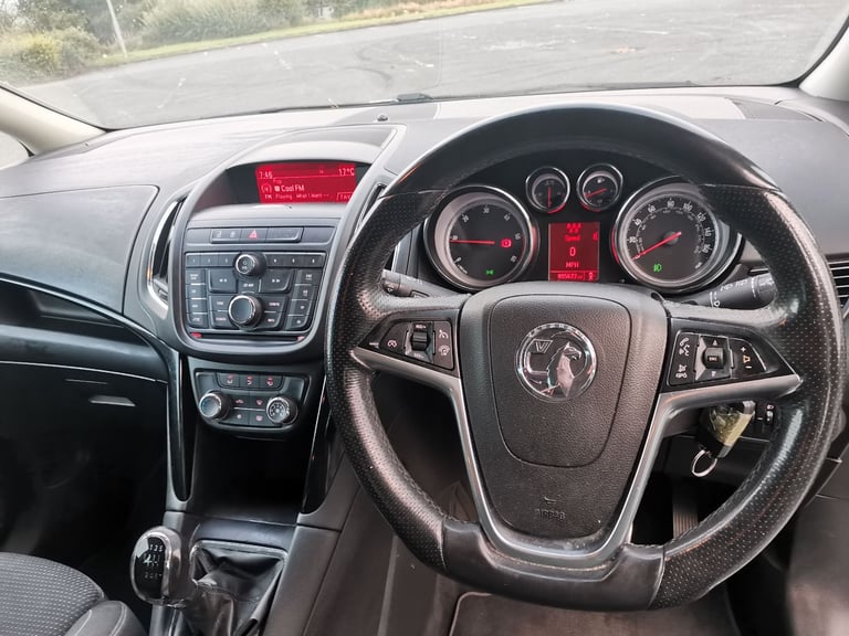 2013 VAUXHALL ZAFIRA TOURER 6 SPEED SRI 2.0 CDTI 165BHP 7 SEATER M,O,T DECEMBER