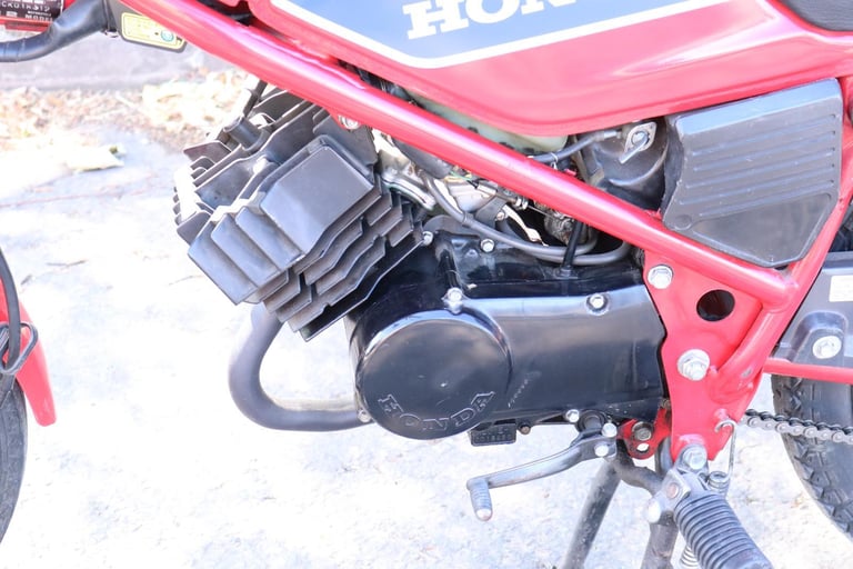 Honda MB5 MB 5 1982 Helios Red One Year Only Super Rare Bike!