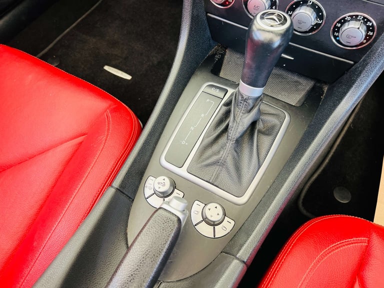 2011 Mercedes-Benz SLK 1.8 SLK 200 Kompressor Auto 2dr Convertible Petrol Automatic