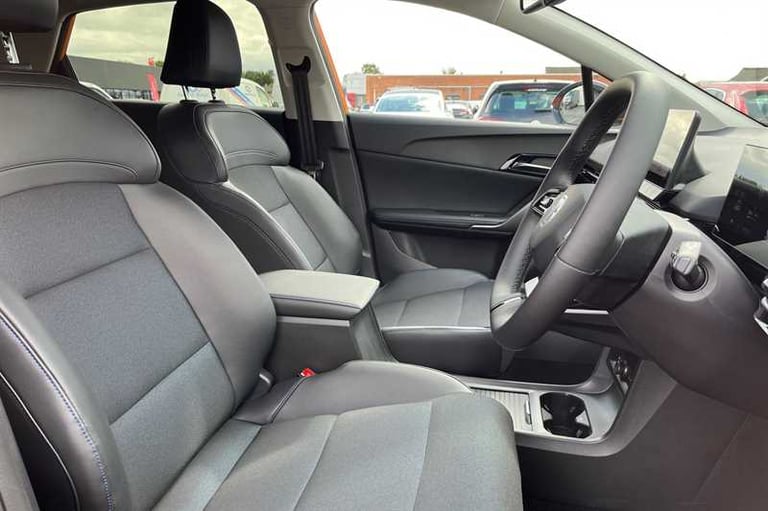 2025 MG MG4 64kWh Trophy Long Range Hatchback 5dr Electric Auto (203 ps) Hatchback Electric Autom...