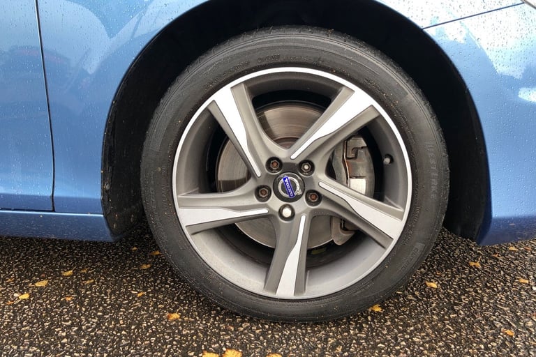 2015 Volvo V40 T2 [122] R DESIGN Nav 5dr Geartronic Hatchback PETROL Automatic