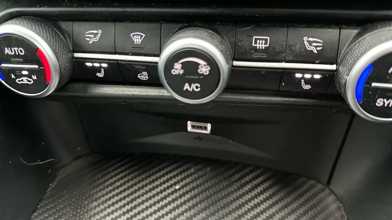 2019 Alfa Romeo Giulia 2.0T Veloce Ti Saloon 4dr Petrol Auto Euro 6 (s/s) (280 ps) - CLIMATE PACK...