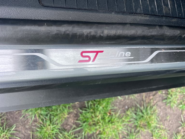 2023 Ford Kuga 2.5 EcoBoost Duratec 14.4kWh ST-Line X SUV 5dr Petrol Plug-in