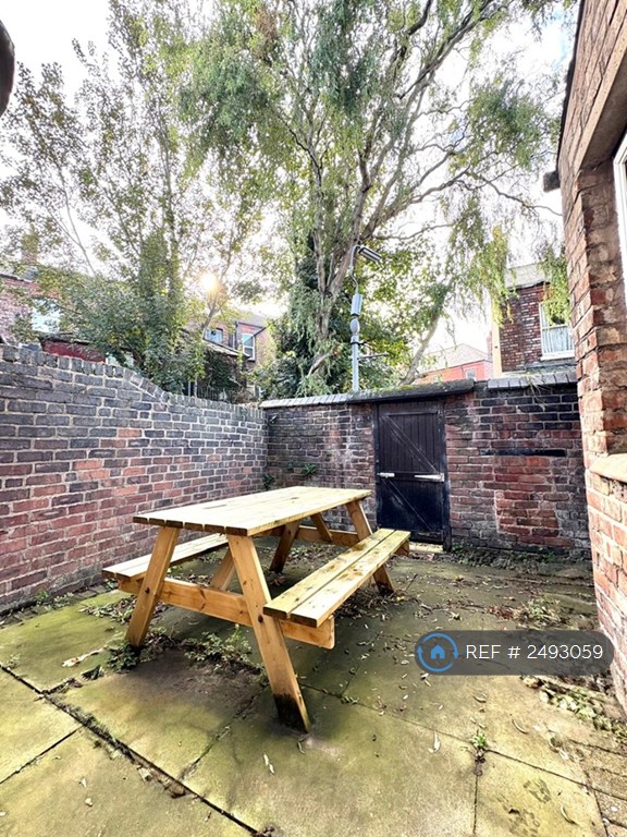 5 bedroom house in Patterdale Road, Liverpool, L15 (5 bed) (#2493059)