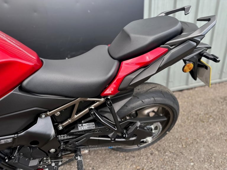STUNNING ONE OWNER 2024/24 SUZUKI GSX-S 1000 GT+ MOTORCYCLE 