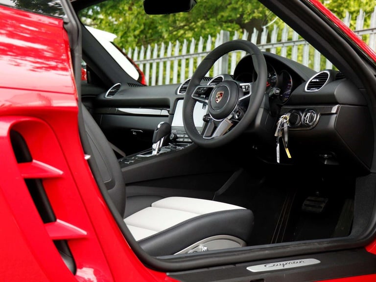 2025 Porsche Cayman 2.0 2dr PDK COUPE PETROL Automatic