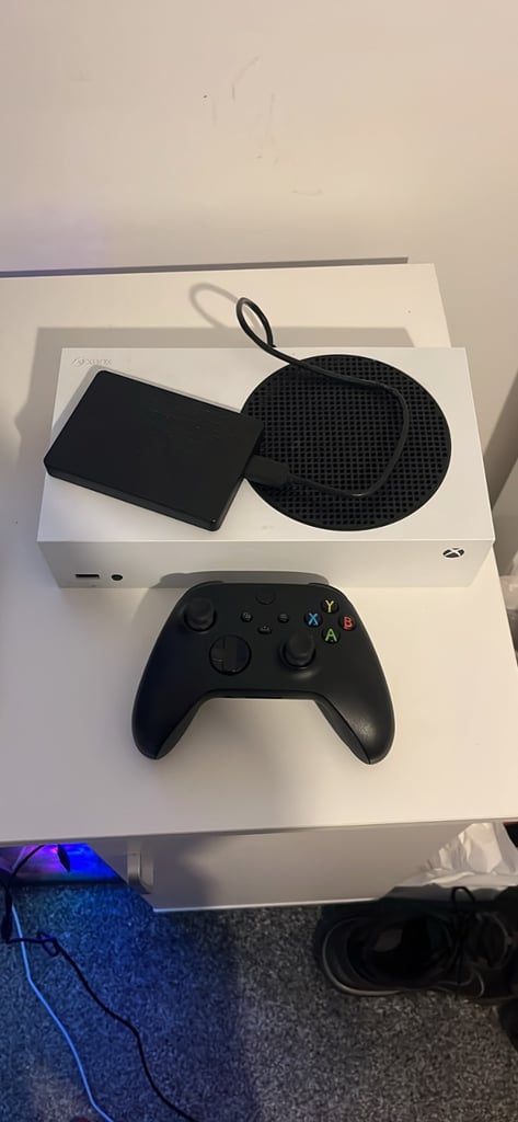 image for Xbox series s with 1T extra storage and one controller 