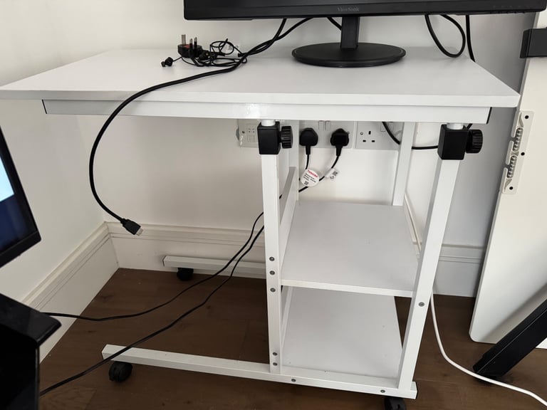 Office Table/ Work Desk (Height Adjustable)