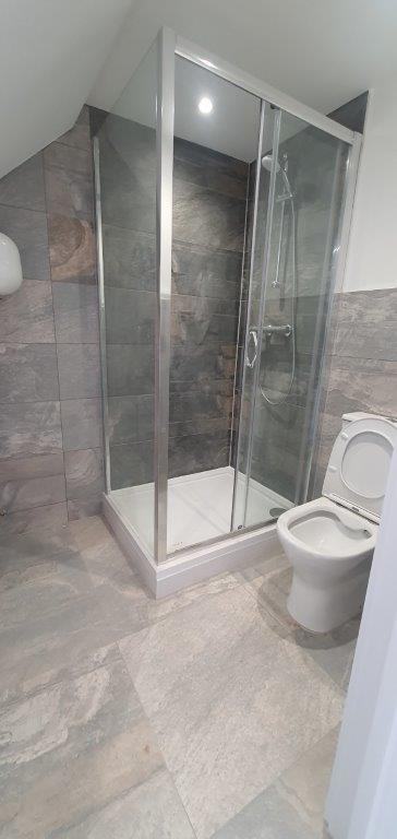 Amazing 2 Bed Flat + Open Plan Living Rm - Collier Row, Romford (RM5)