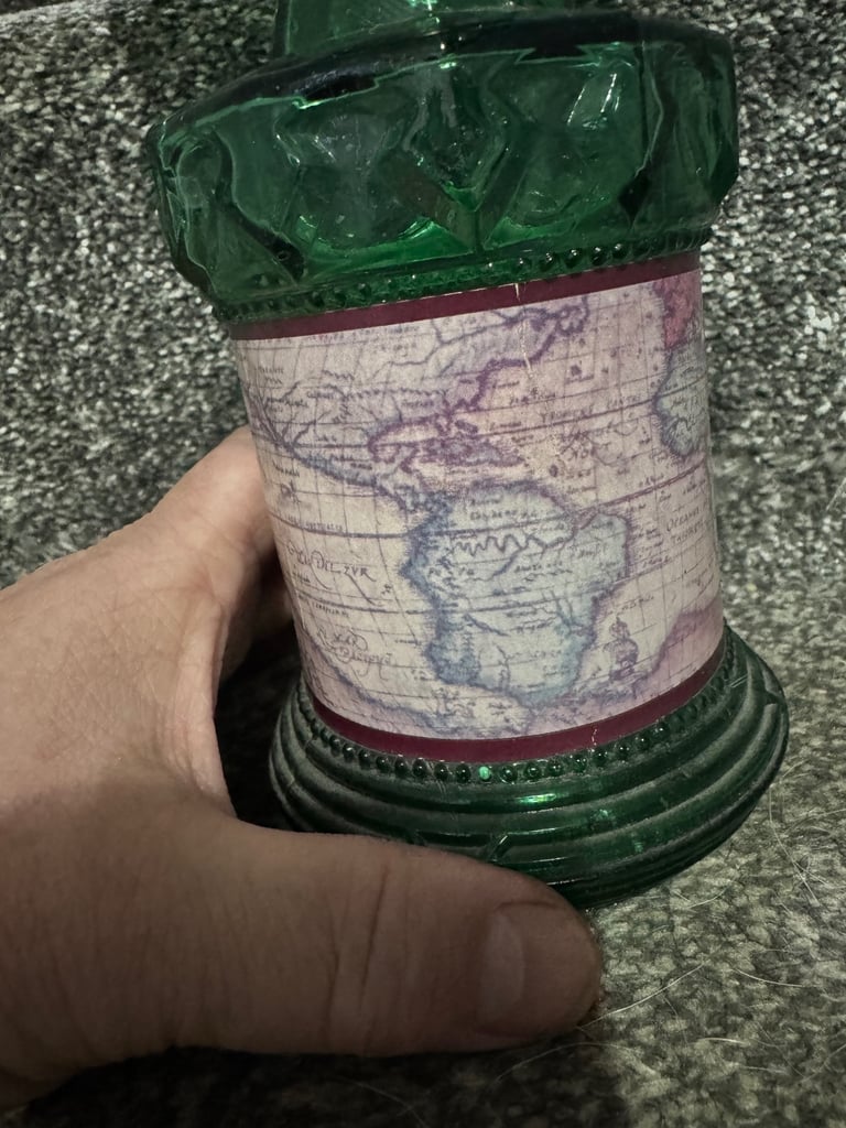 Decorative paraffin lamp