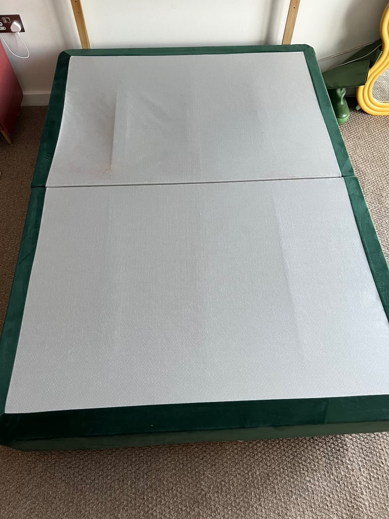 4FT 6 Double bed Divan frame no mattress - CASH IN HAND
