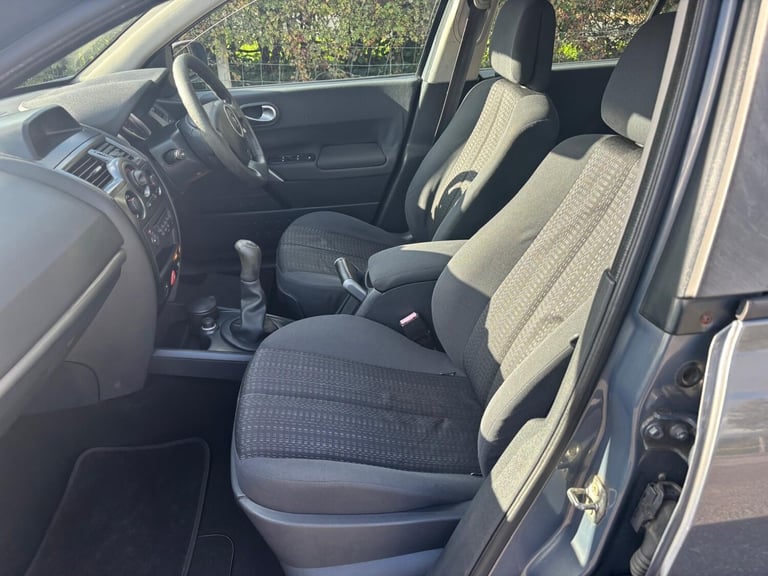 2006 Renault Megane 1.6 VVT Dynamique 5dr HATCHBACK Petrol Manual