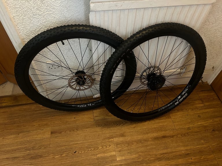 MTB carrera bike wheel set size:29” in excellent condition.