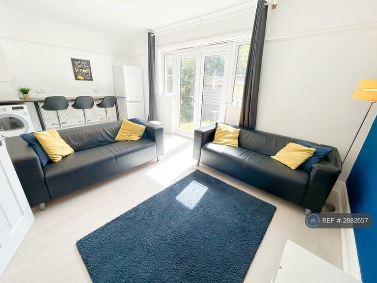 image for 7 bedroom house in Granby Grove, Southampton, SO17 (7 bed) (#2682657)