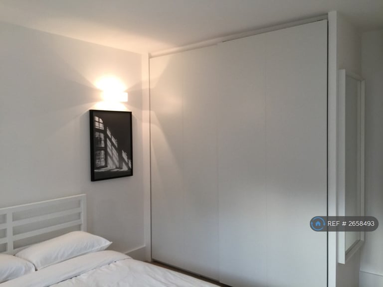 3 bedroom flat in Manning House, London, W11 (3 bed) (#2658493)