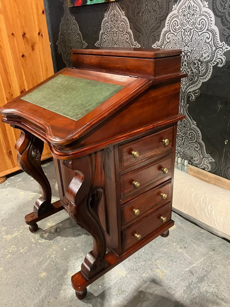 Stunning Chesterfield Mahogany Davenport Desk - Delivery