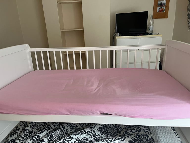 Baby Elegance Travis Baby Cot Bed with Mattress