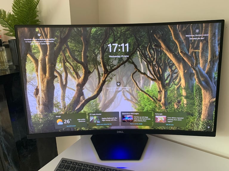 image for Dell 27 inch QHD, Curved Gaming Monitor - S2722DGM | 2560 x 1440