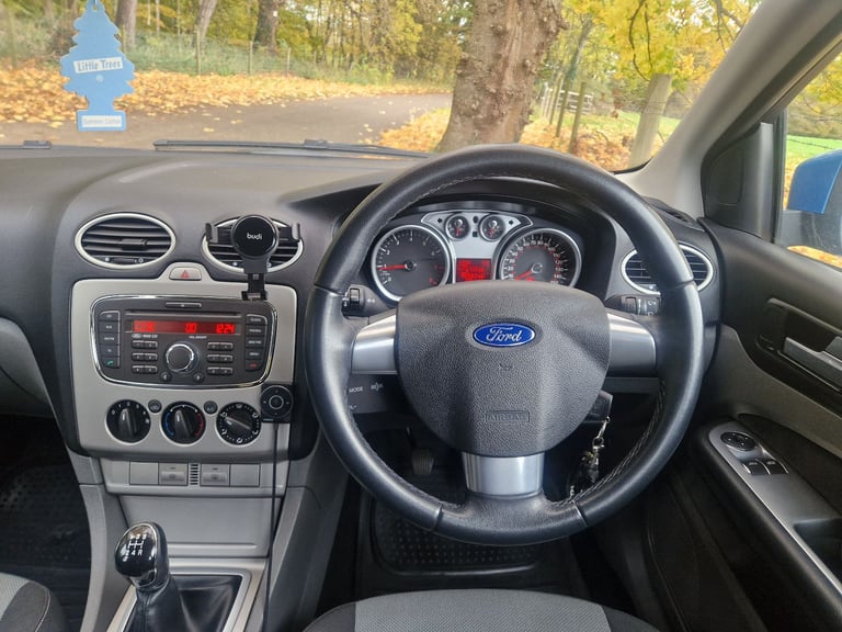 Ford Focus 2010 low millage new clutch and timing belt