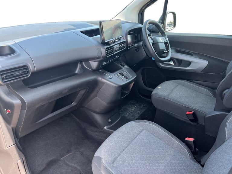 2024 Vauxhall Combo Ultimate XL 5 seat Estate Electric Automatic