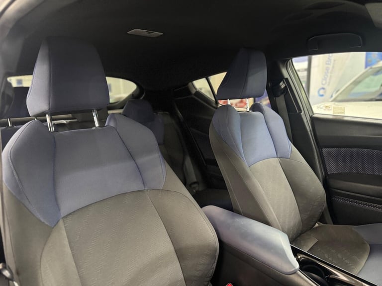 2018 Toyota C-HR 1.8 VVT-h Dynamic SUV 5dr Petrol Hybrid CVT Euro 6 (s/s) (122 ps) HATCHBACK Petr...
