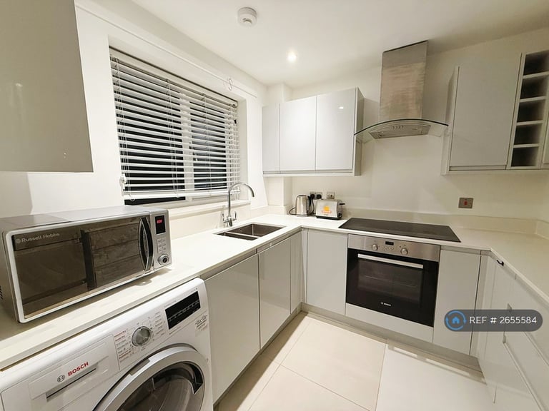 1 bedroom flat in Pavilion Mansions, London, SW9 (1 bed) (#2655584)