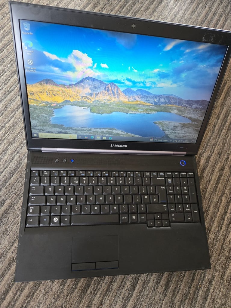 SAMSUNG 200B Laptop 15 inch, intel core i3 M370, 4GB RAM, 120GB SSD, Win 10 pro, sorry no offers