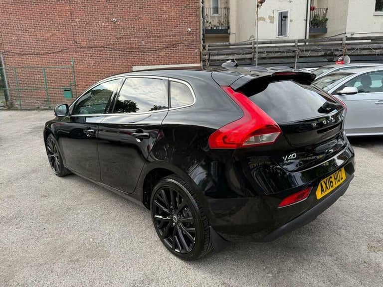 2016 Volvo V40 2.0 D2 Inscription Euro 6 (s/s) 5dr HATCHBACK Diesel Manual