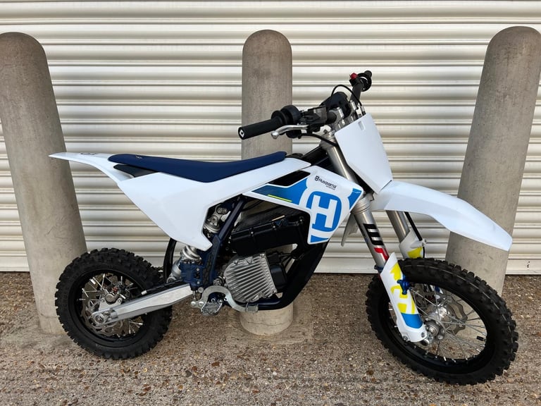 DANNYS DIRT BIKES MINT HUSQVARNA EE5 2024 ELECTRIC MOTOCROSS BIKE KTM E5 2024