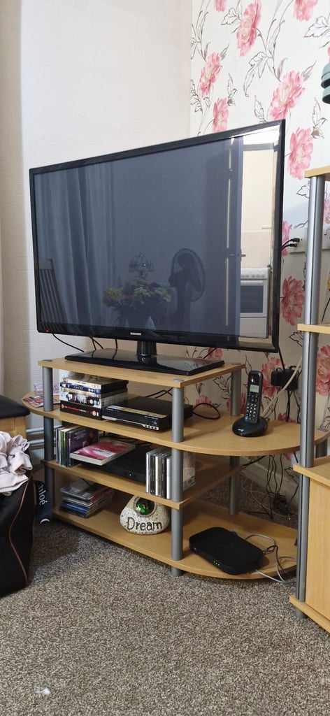 Samsung 42" TV £50 ono 