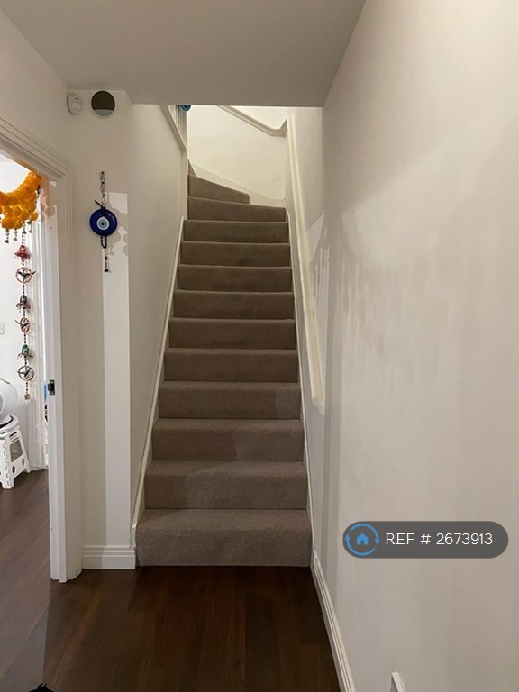 3 bedroom house in Autumn Way, West Drayton, UB7 (3 bed) (#2673913)