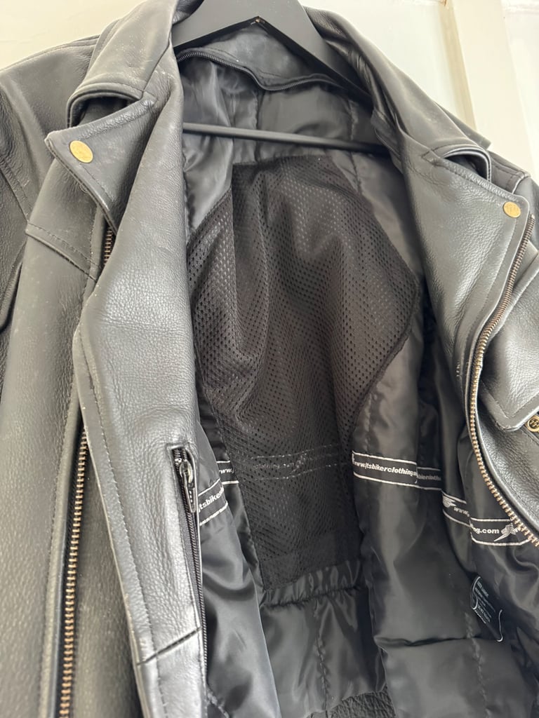 Thick leather Bikers Jacket XL Price Reduced  