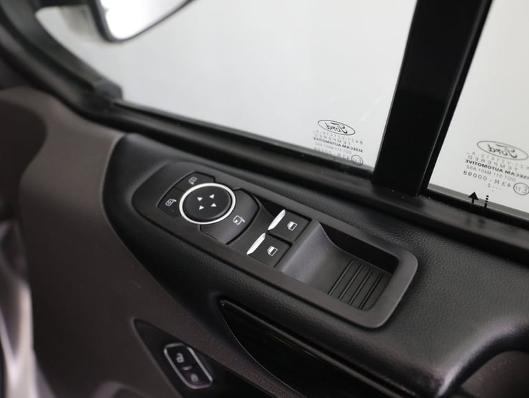 2022 Ford Tourneo Custom 2.0 320 EcoBlue Titanium Minibus Double Cab 5dr Diesel Auto L2 Euro 6 (s...