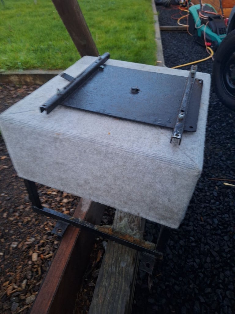 swivel seat base x2