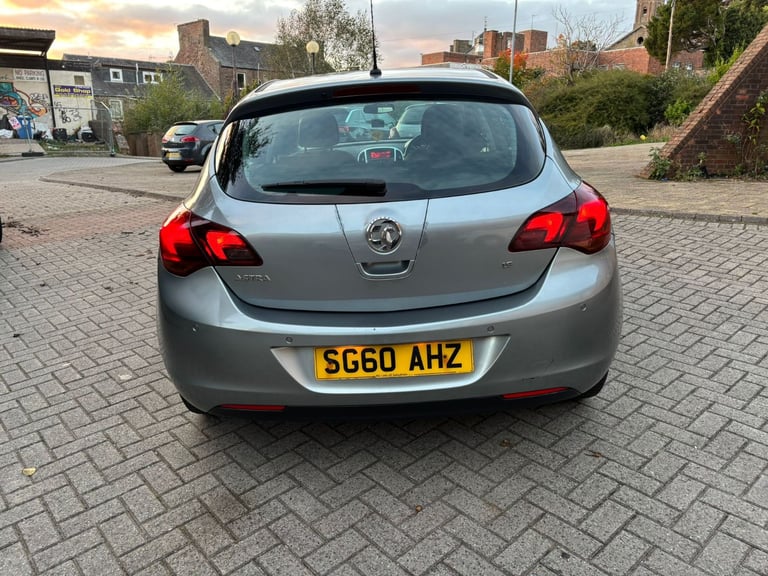 Vauxhall, ASTRA, Hatchback, 2010, automatic, 1598 (cc), 5 doors