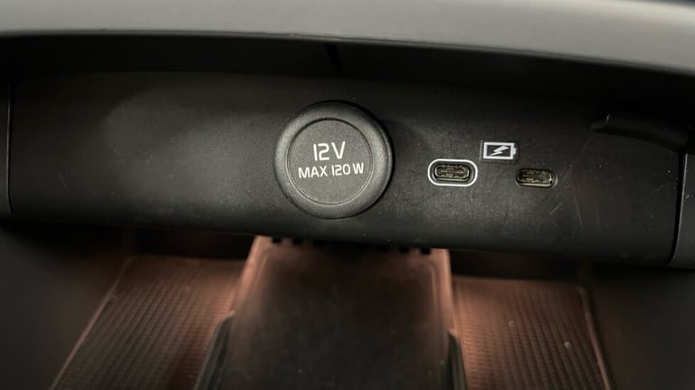 2024 Volvo XC40 Plus, B4 Mild hybrid, Petrol, Dark Estate Petrol Automatic