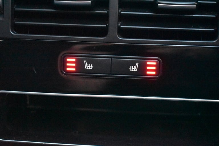 2021 Land Rover Range Rover Sport HSE SILVER+Panoramic Roof and Electric Deployable Tow Pack Esta...