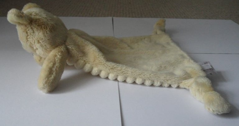 Hundred Acre Wood WINNIE-THE-POOH COMFORT BLANKET Baby Soft Toy Disney Plush Cuddly 