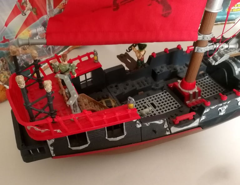 Mega Bloks Pyrates 3619 Admiral Scathe's Predator With Instructions And Box