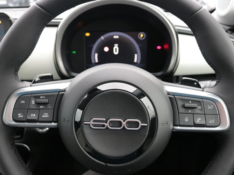2025 Fiat 600 1.2 Hybrid 48V La Prima 5dr eDCT-6 HATCHBACK PETROL Automatic