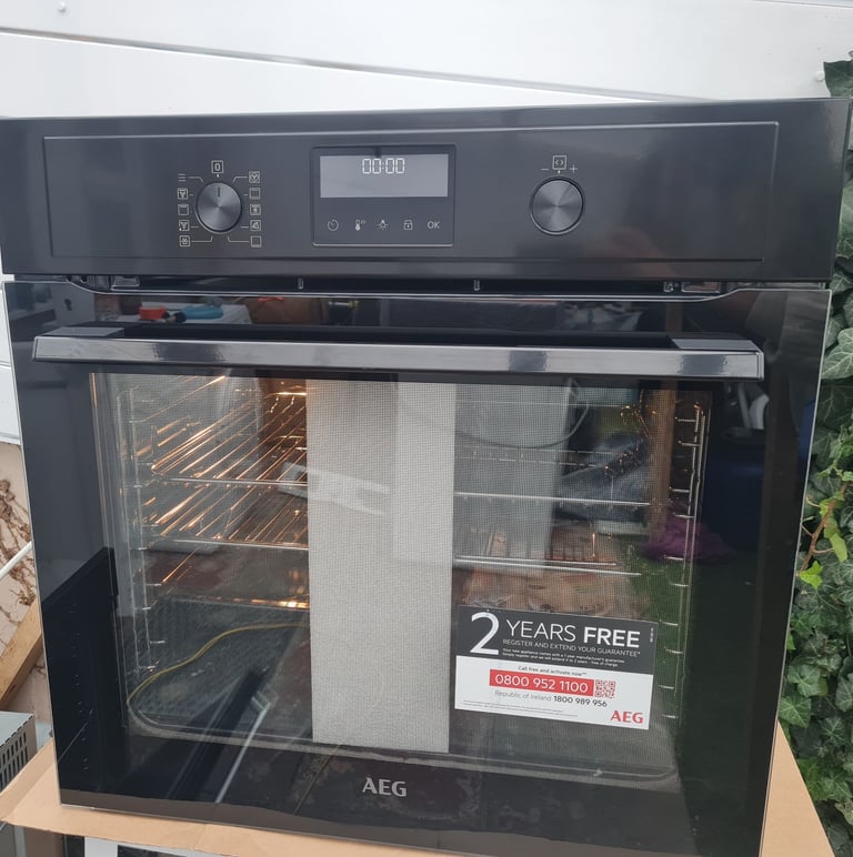 AEG SurroundCook single electric oven built-in black multifunction pyrolytic 