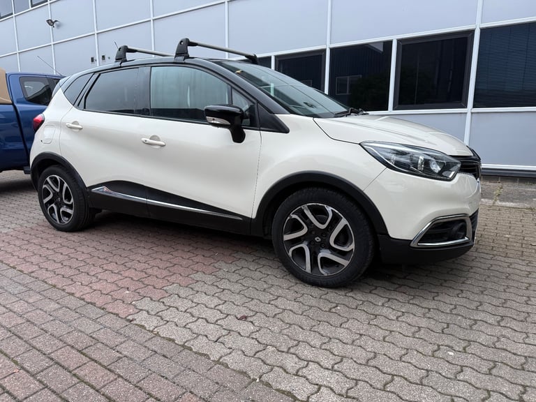 Renault, CAPTUR, Hatchback, 2014, Manual, 1461 (cc), 5 doors