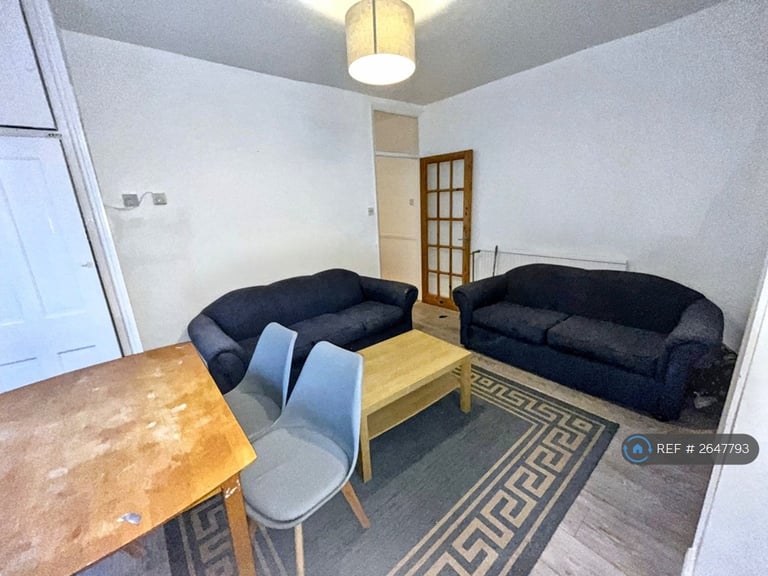 3 bedroom flat in Telford Avenue, London, SW2 (3 bed) (#2647793)