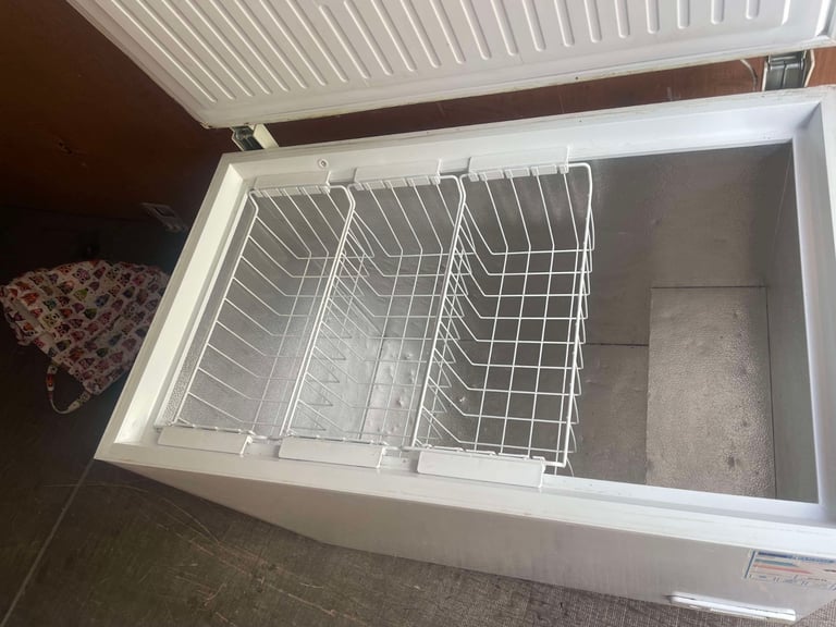 image for Large A++ chest freezer in good condition perfectly working free delivery size107x87x67