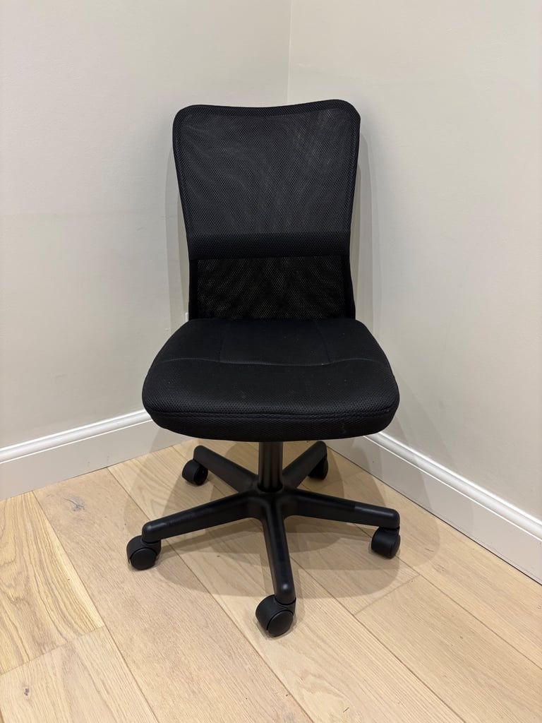 image for Black office desk chair 