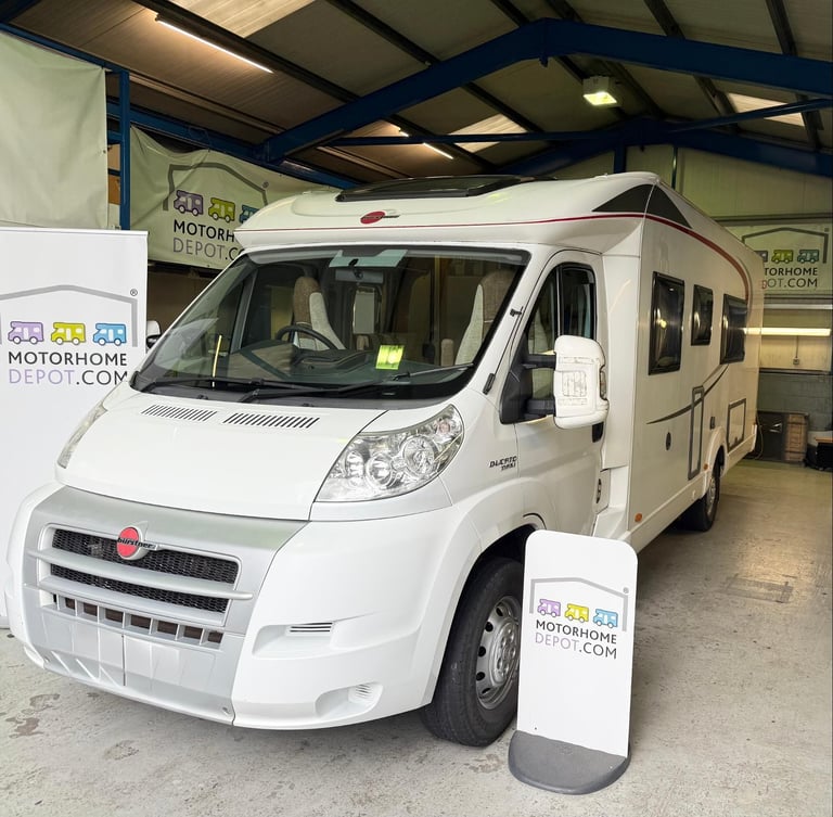 image for Bursnter Nexxo T720 4 Berth 4 travelling belts Single beds 