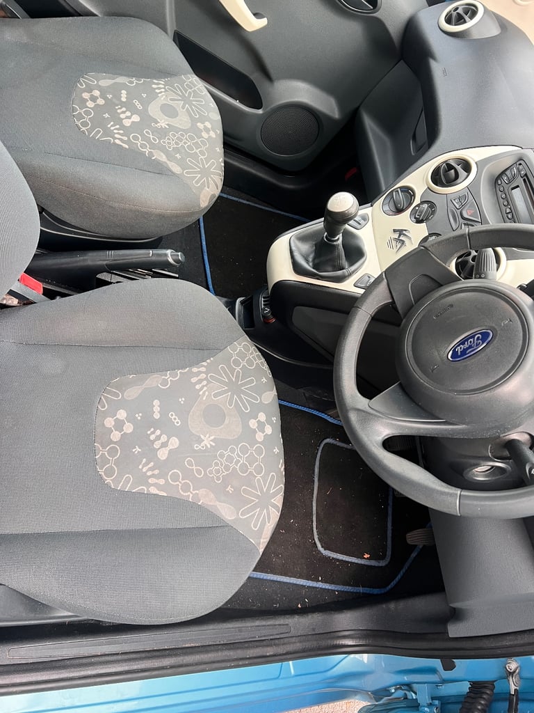 Ford, KA, Hatchback, 2011, Manual, 1242 (cc), 3 doors